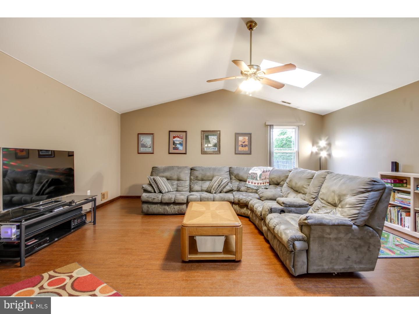 21 Parc Ridge Drive Mount Holly, NJ 08060 - Photo 13 of 25 Family Room