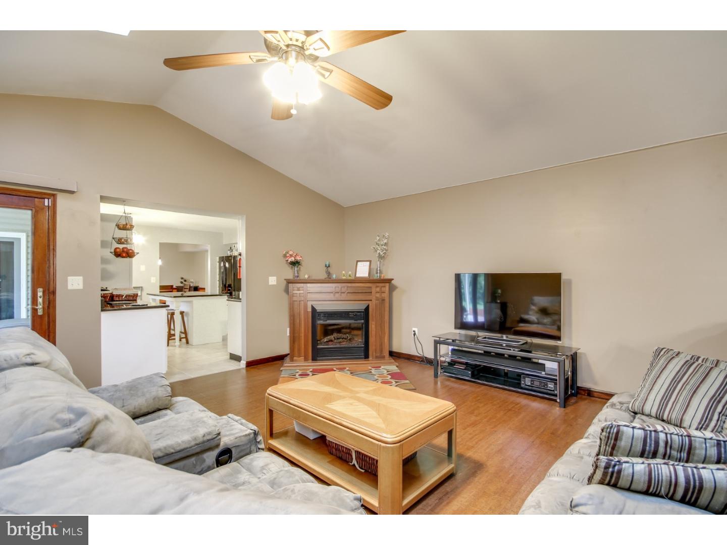 21 Parc Ridge Drive Mount Holly, NJ 08060 - Photo 14 of 25 Family Room