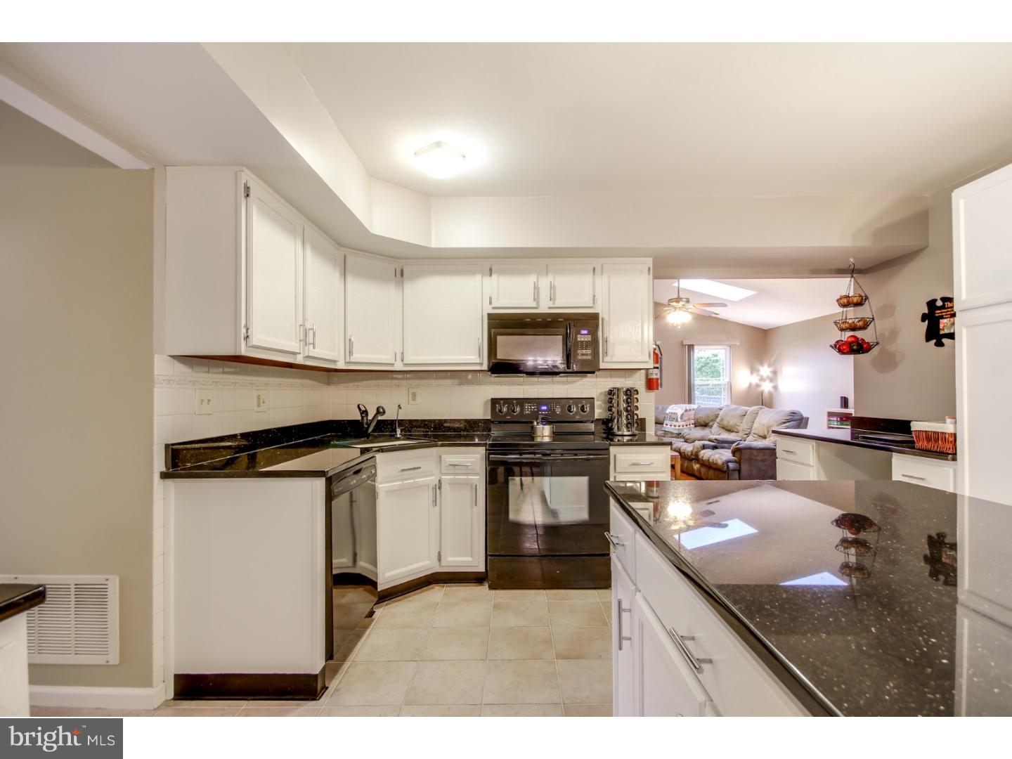 21 Parc Ridge Drive Mount Holly, NJ 08060 - Photo 10 of 25 Kitchen