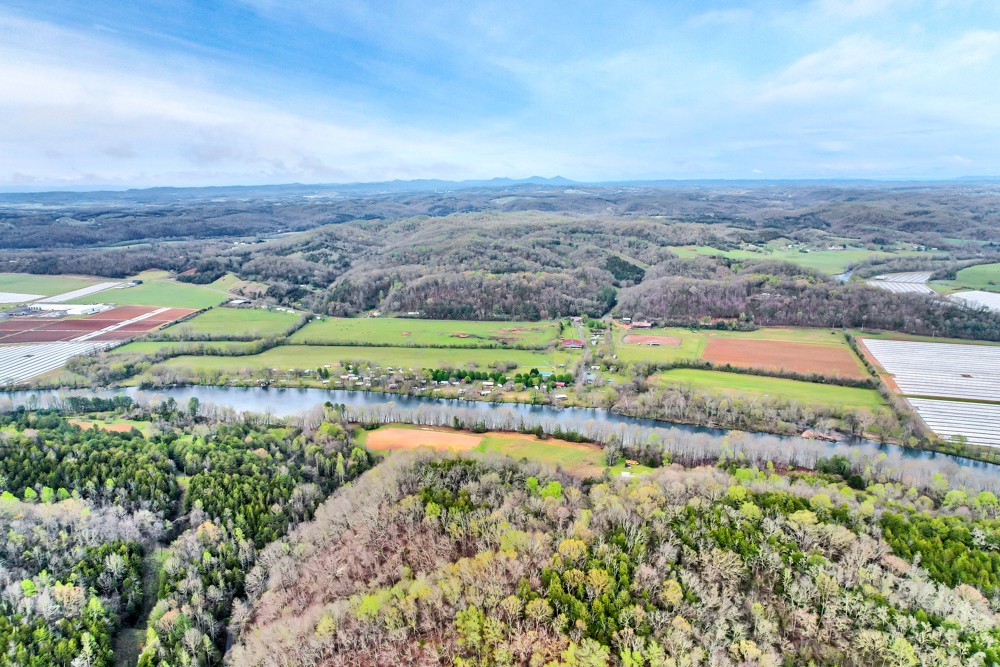 775 Bewleys Chapel Road Midway, TN 37809 - Photo 4 of 70