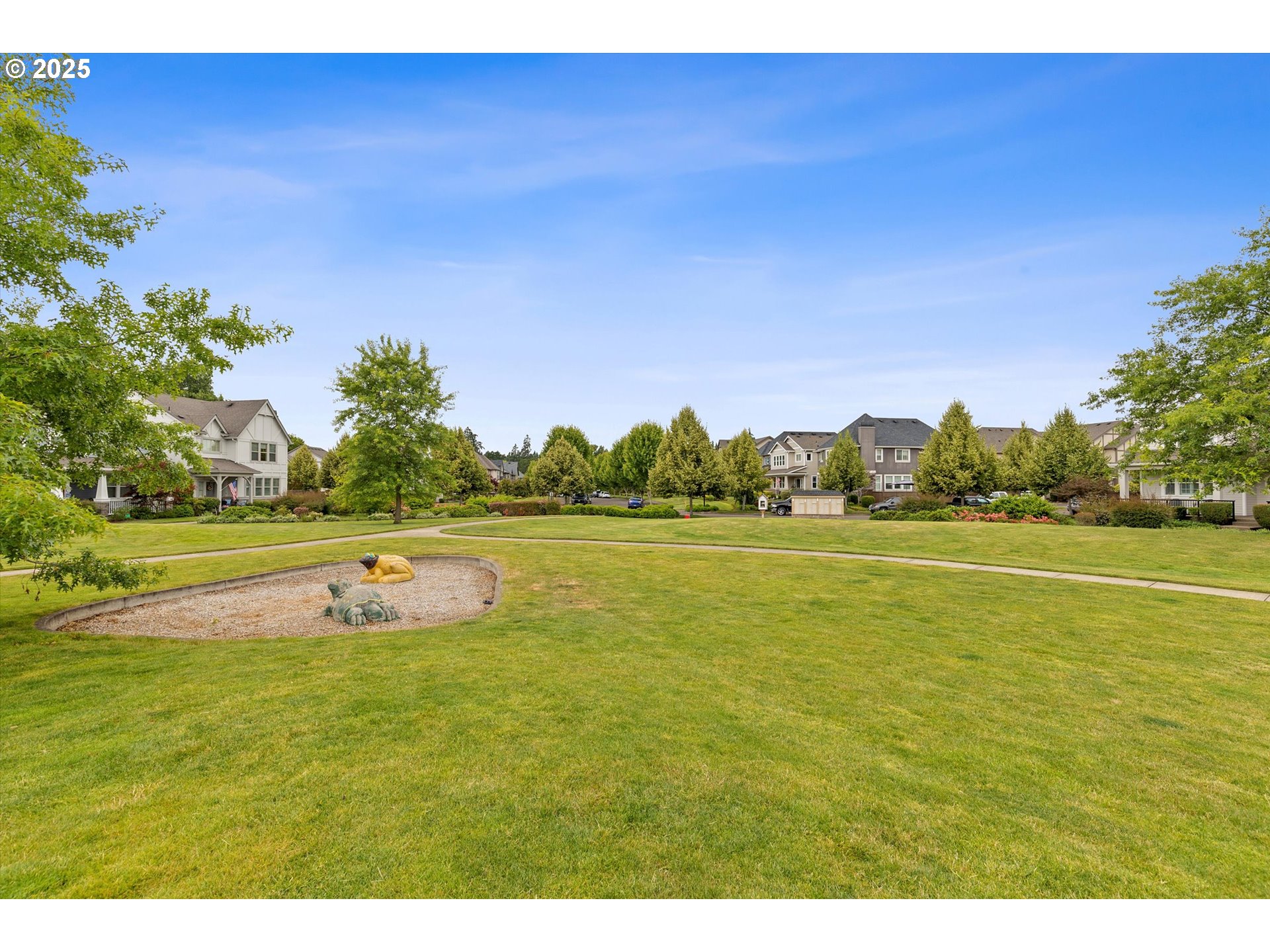 12001 Southwest Surrey Street Wilsonville, OR 97070 - Photo 47 of 48 a view of an ocean and a mountain view