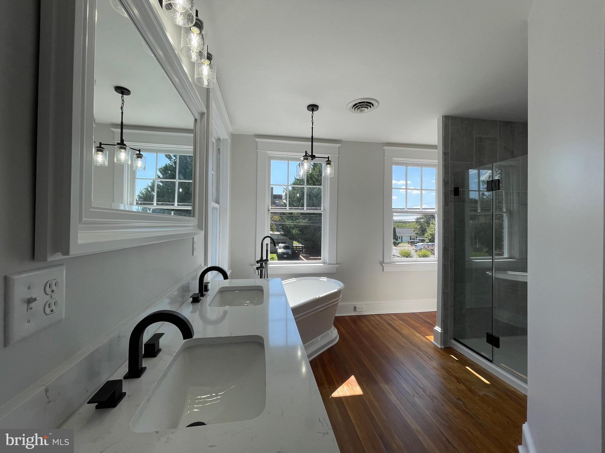 9812 Liberty Road Frederick, MD 21701 - Photo 21 of 33 Master bath