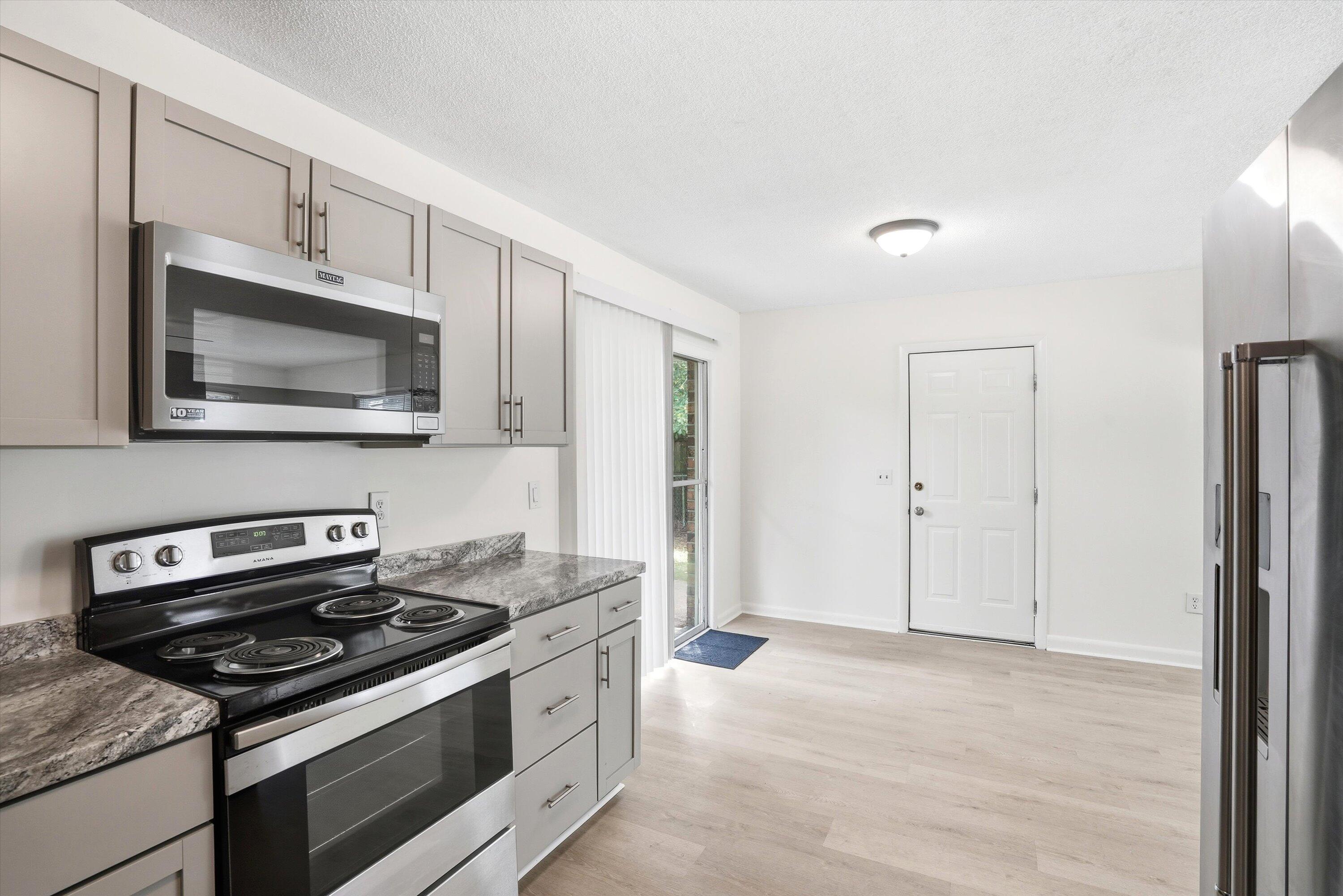 604 Beech Hill Road Summerville, SC 29485 - Photo 8 of 23 Kitchen