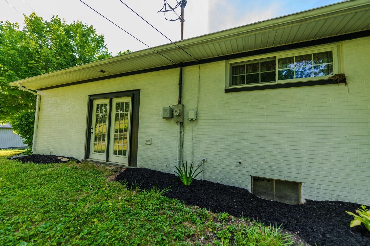 7913 East Laurel Road London, KY 40744 - Photo 37 of 39 dsc05776 large