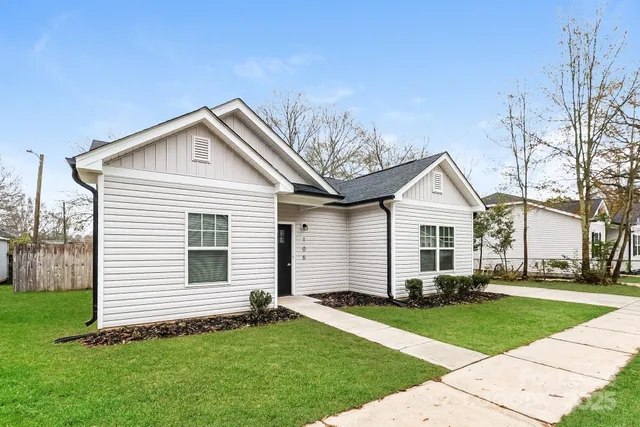 $1,850 | 106 South Elm Street, Gastonia, NC 28052