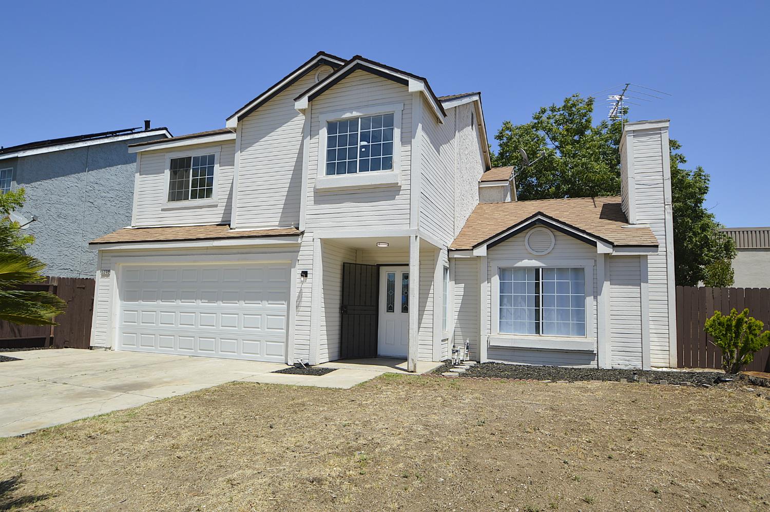 3290 North Rafael Avenue Fresno, CA 93722 - Photo 3 of 10