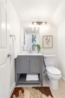 $825,000 | 900 Hyde Court, Costa Mesa, CA 92626