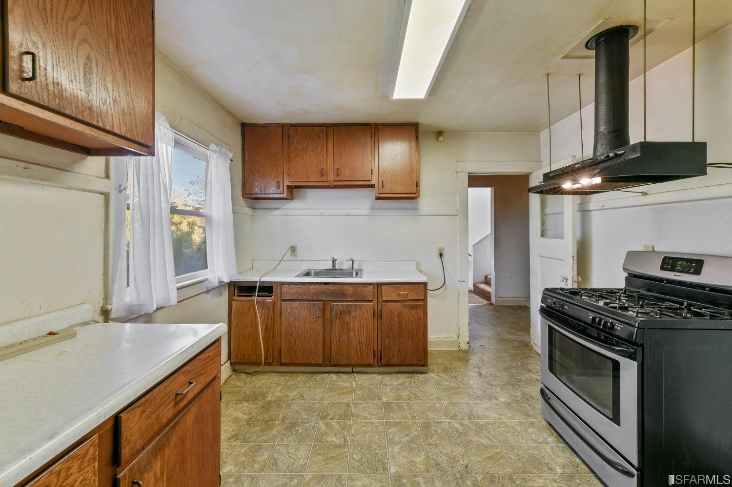 2437 Acton Street Berkeley, CA 94702 - Photo 14 of 36