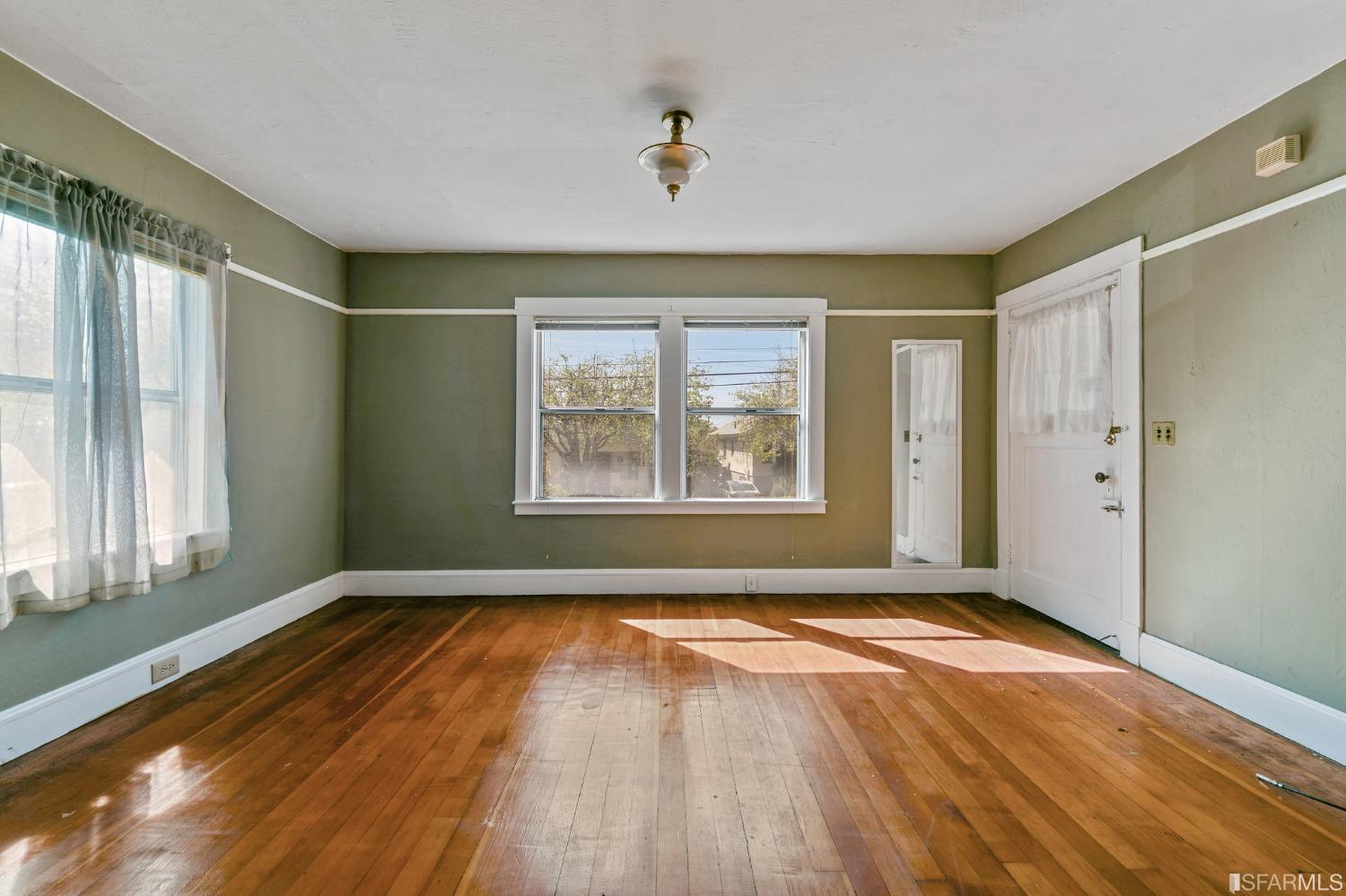 2437 Acton Street Berkeley, CA 94702 - Photo 7 of 36