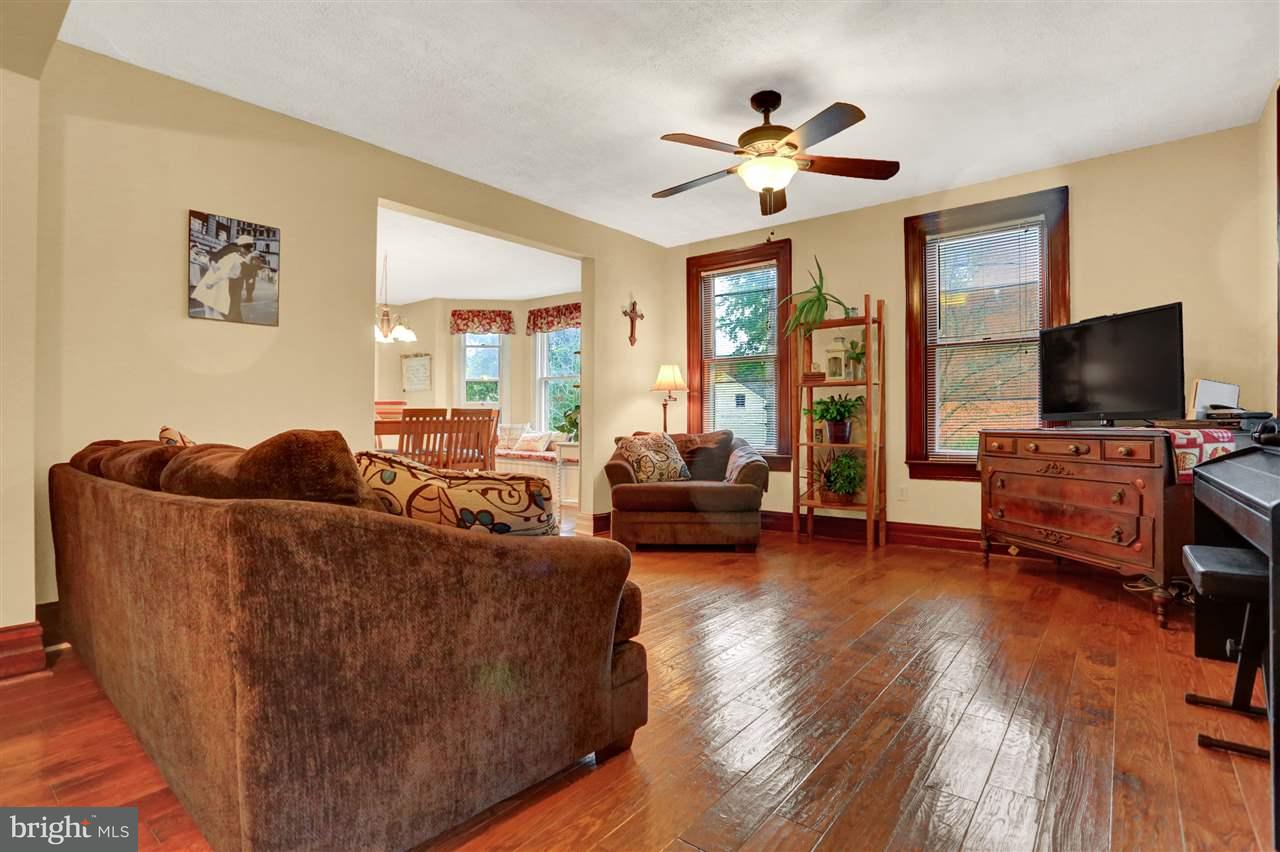 908 Stoverstown Road York, PA 17408 - Photo 3 of 35