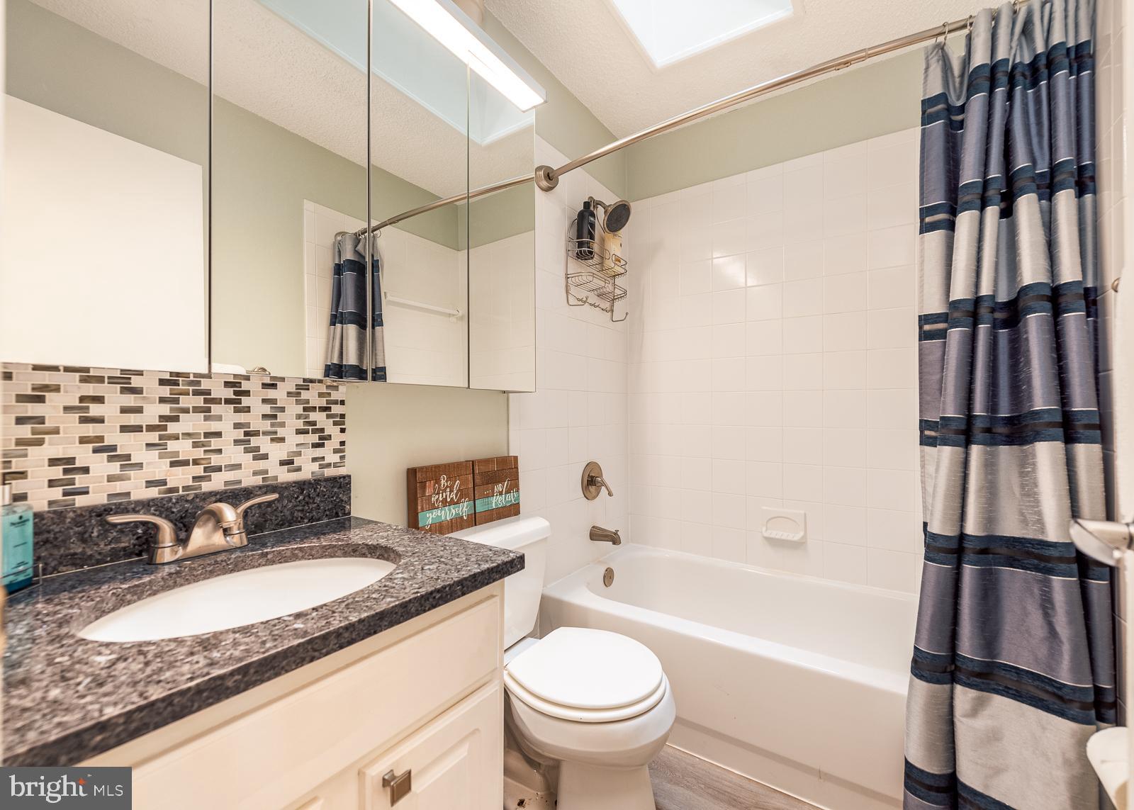 5405 Lightning View Road Columbia, MD 21045 - Photo 26 of 50 Updated full bathroom - main level
