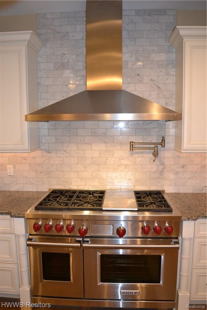 5676 Sovereign Drive Rochester, MI 48306 - Photo 23 of 68 6 Burner Wolfe Stove