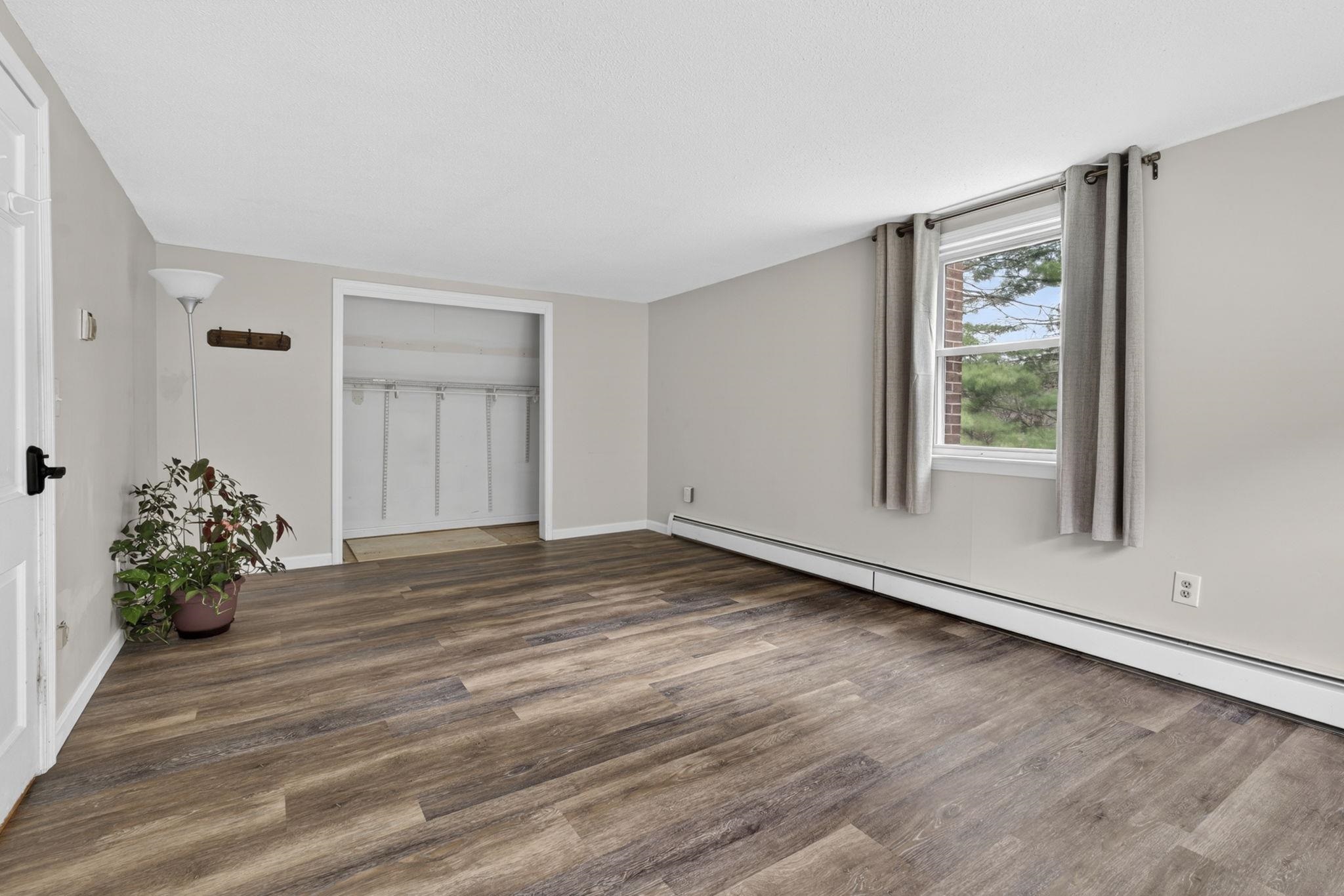 172 Warner Hill Road Derry, NH 03038 - Photo 13 of 39