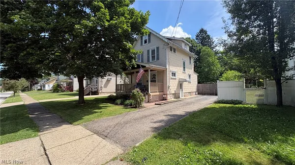 $229,900 | 2559 6th Street, Cuyahoga Falls, OH 44221