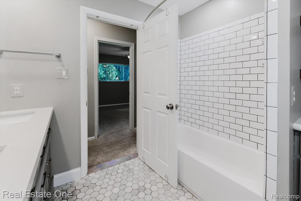 2270 Kingsford Road Rochester Hills, MI 48309 - Photo 36 of 43