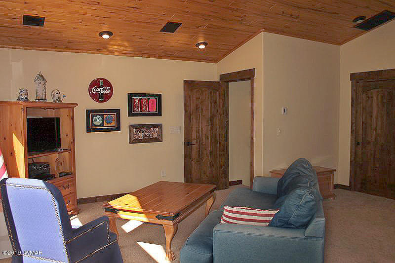 8219 Wild Horse Road Pinetop, AZ 85935 - Photo 17 of 36 Gallery Image 17
