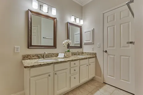 $389,000 | 59 South Lace Arbor Drive, The Woodlands, TX 77382