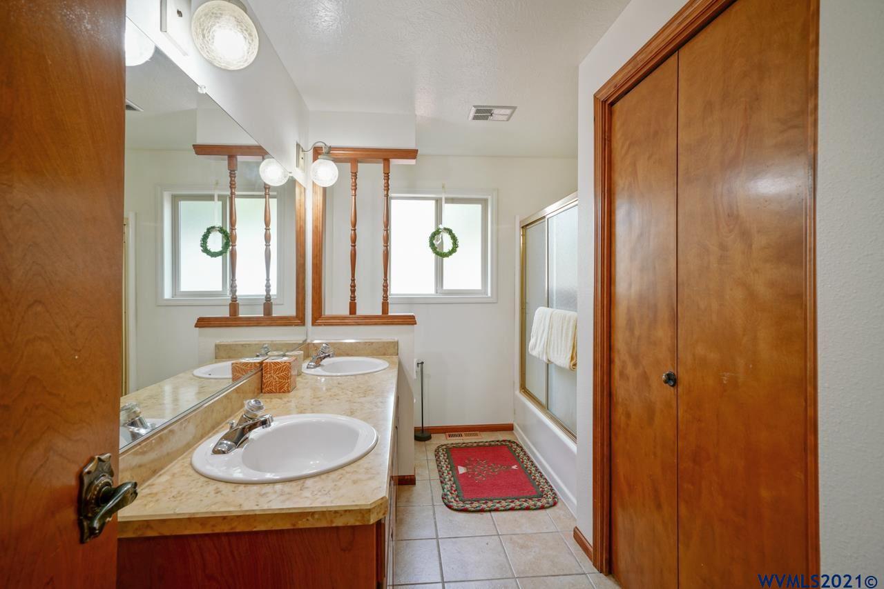 2595 Walker Road Northeast Salem, OR 97305 - Photo 26 of 31 Gallery Image 26