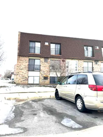 $1,900 | 175 North Waters Edge Drive, Unit 201, Glendale Heights, IL 60139