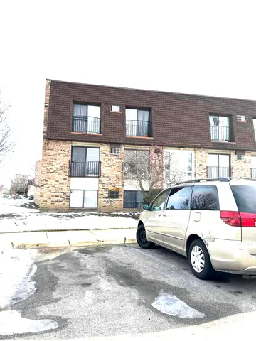 $1,985 | 175 North Waters Edge Drive, Unit 201, Glendale Heights, IL 60139