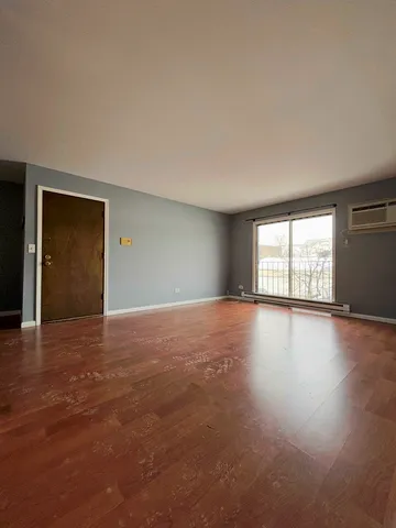 $1,985 | 175 North Waters Edge Drive, Unit 201, Glendale Heights, IL 60139