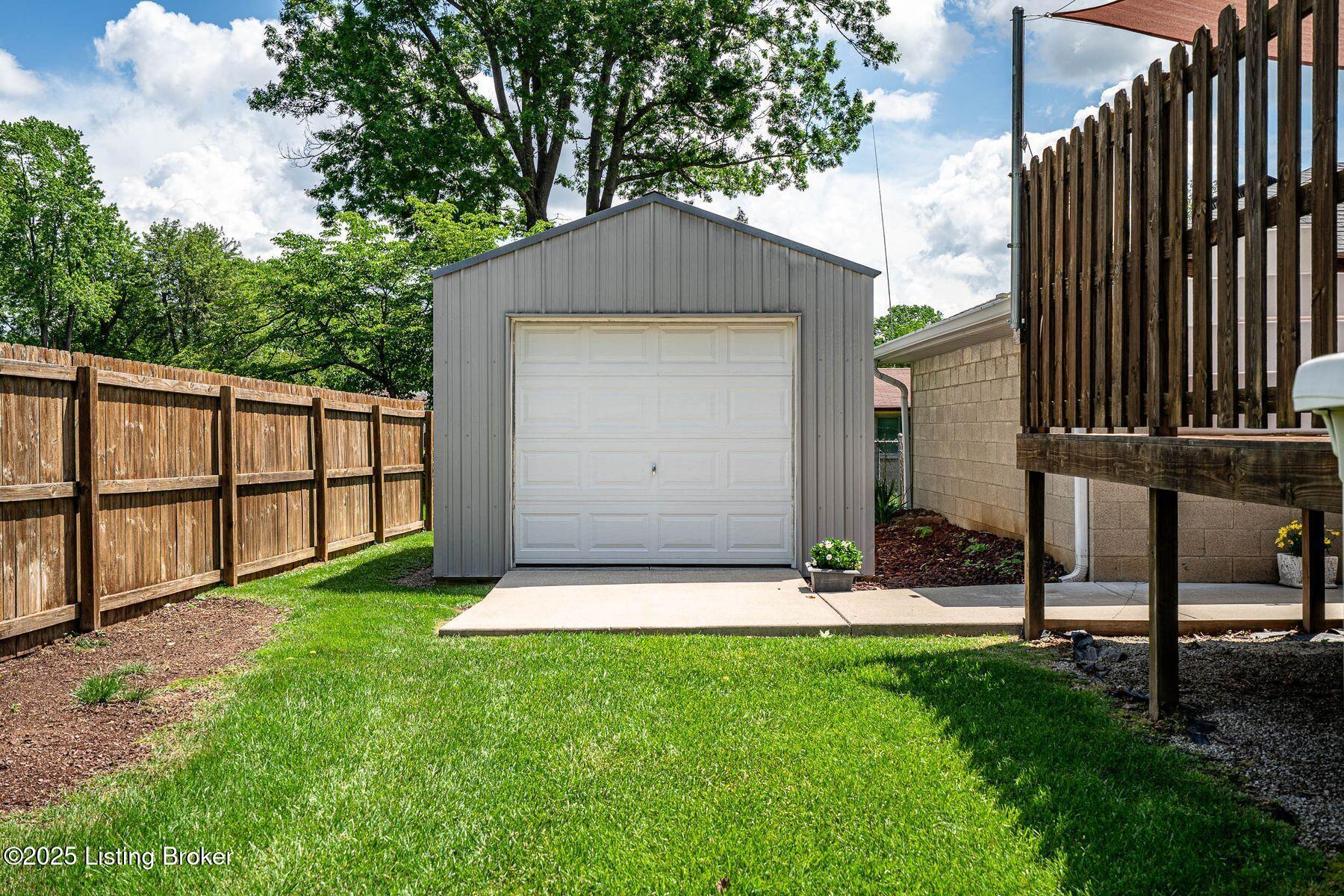8703 Waltlee Road Louisville, KY 40291 - Photo 44 of 44 photo_online_043