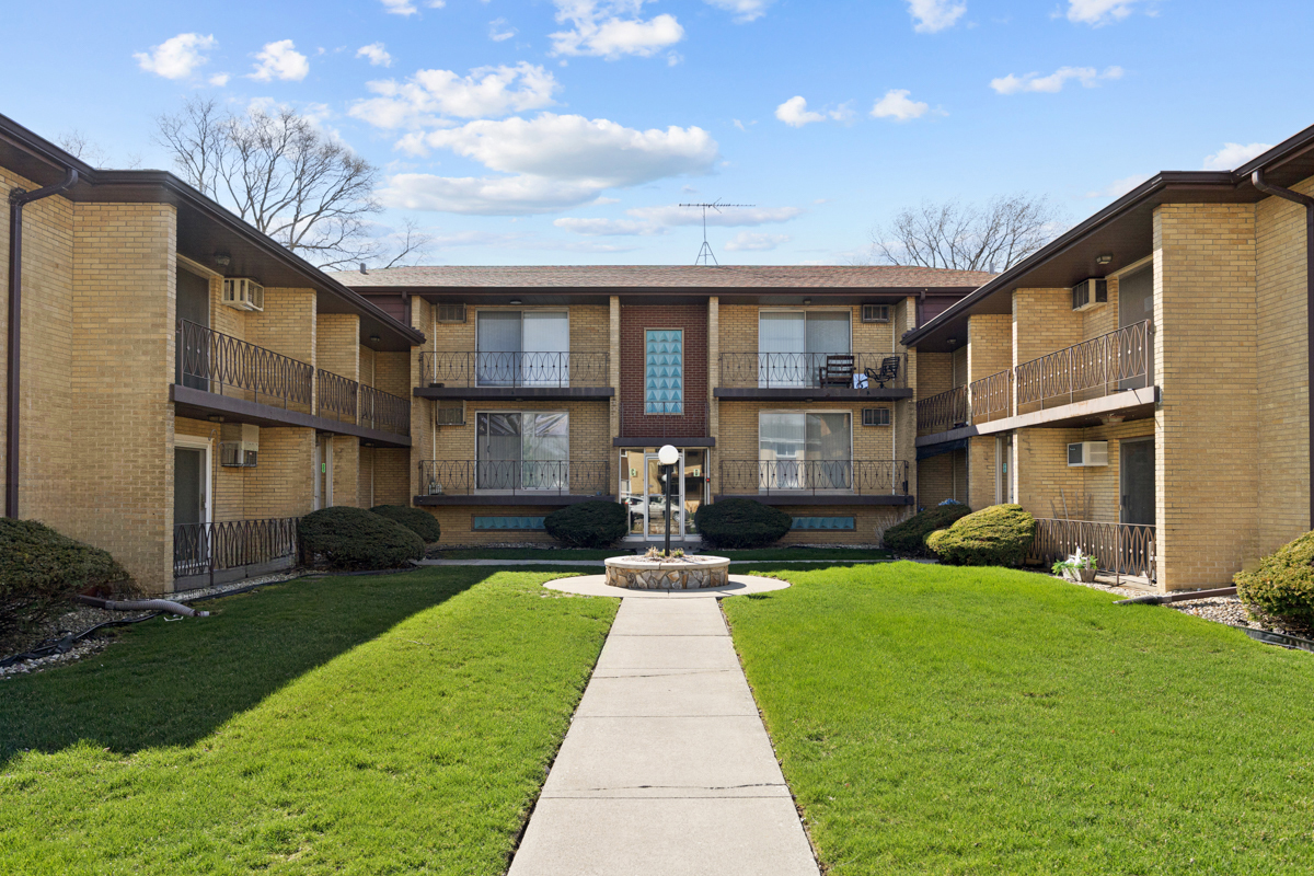 18318 Exchange Avenue, Unit 2F Lansing, IL 60438 - Photo 1 of 20