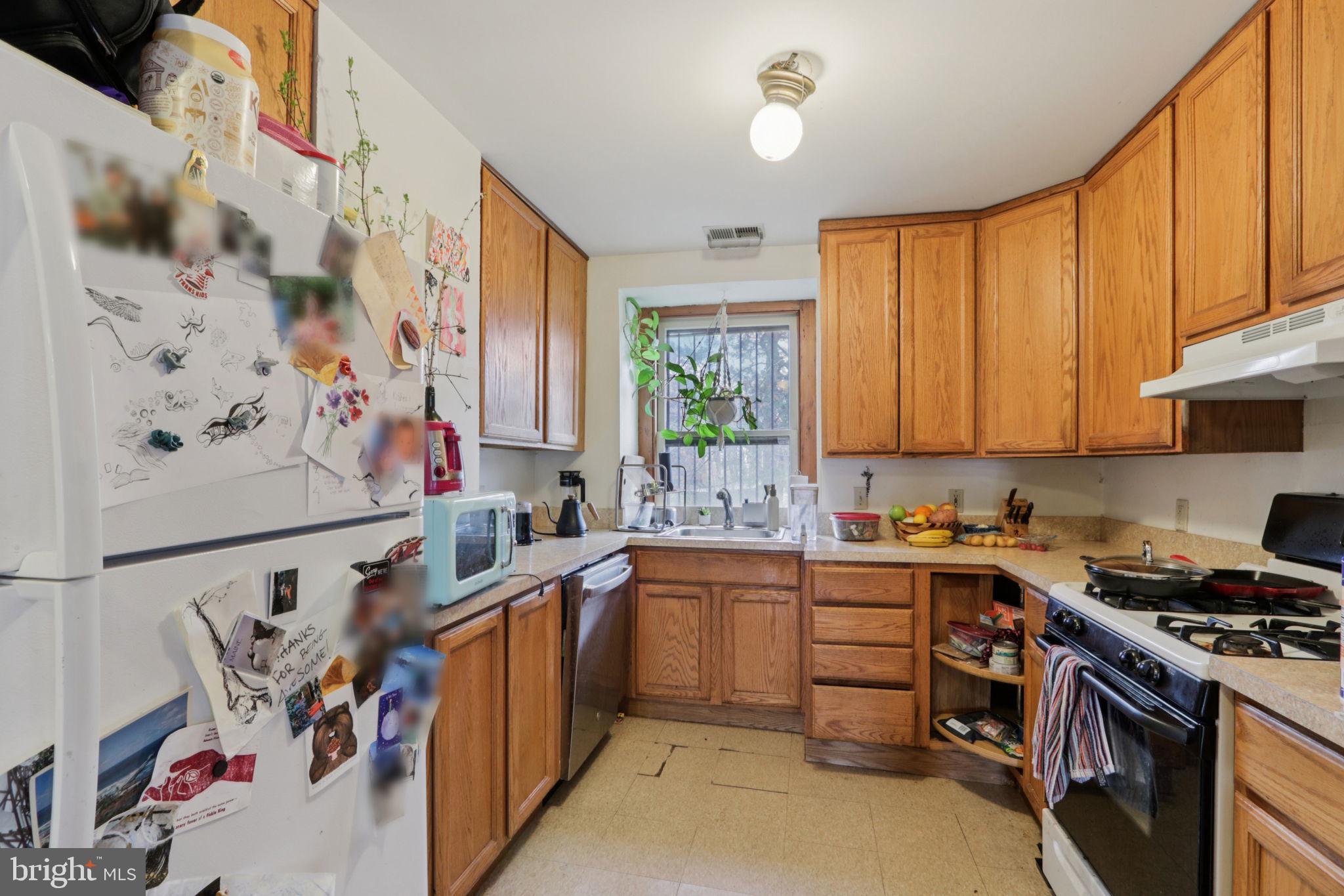 905 South 48th Street Philadelphia, PA 19143 - Photo 118 of 128 907 S. 48th 3rd fl E