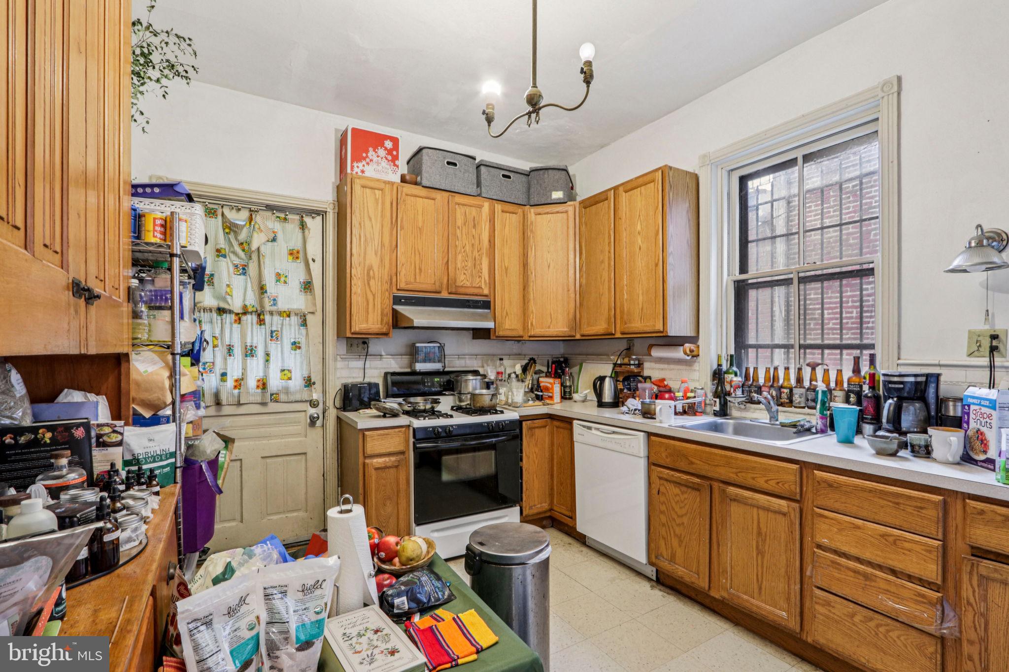 905 South 48th Street Philadelphia, PA 19143 - Photo 15 of 128 907 S. 48th-1st fl