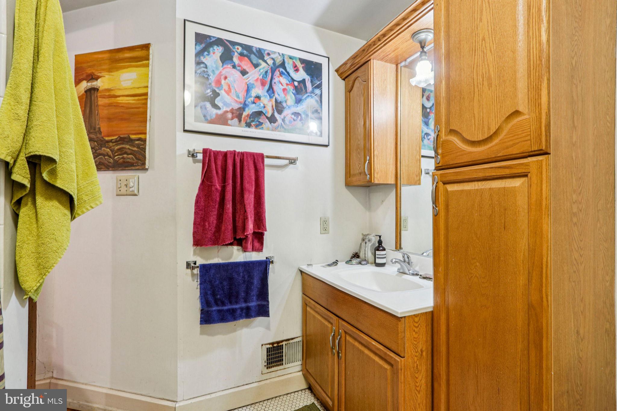 905 South 48th Street Philadelphia, PA 19143 - Photo 20 of 128 907 S. 48th-1st fl