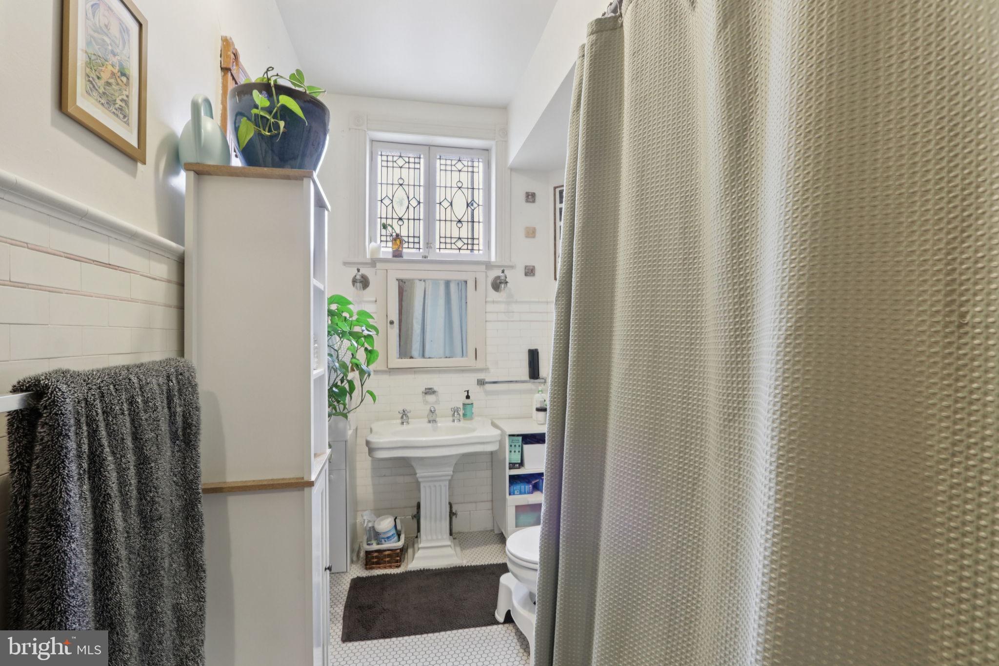 905 South 48th Street Philadelphia, PA 19143 - Photo 83 of 128 907 S. 48th 2nd fl C