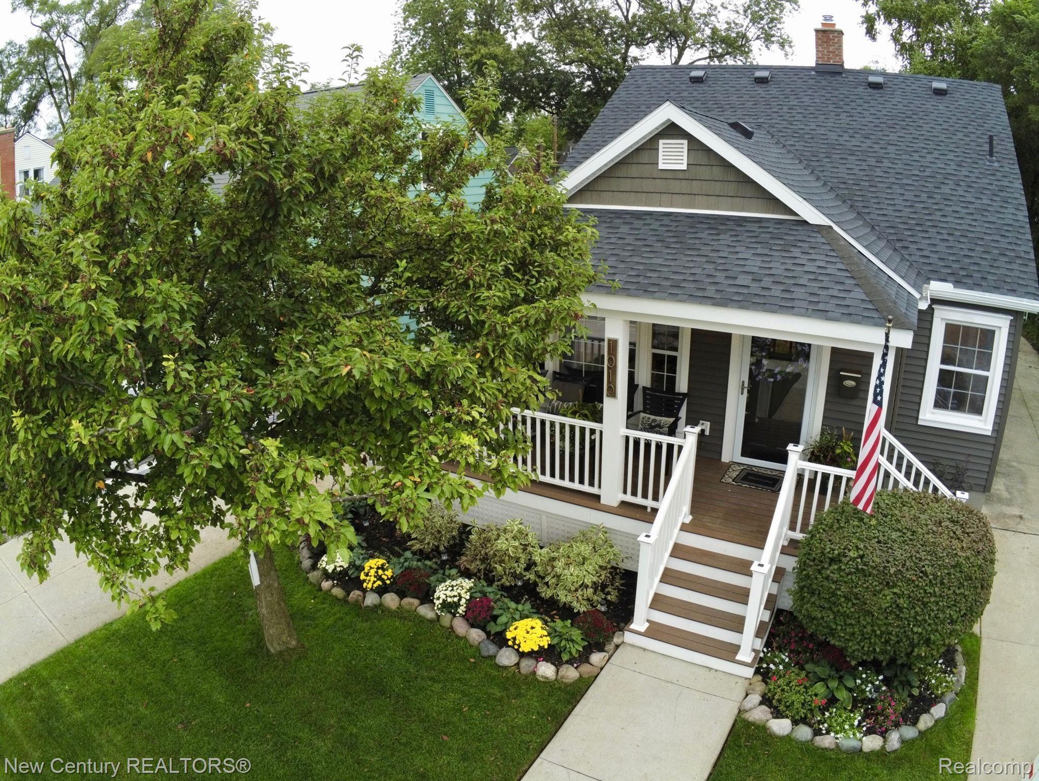 1010 Harvard Road Berkley, MI 48072 - Photo 2 of 28 1010+Harvard+Road+Berkley-0-web-Front+Profile.jpg