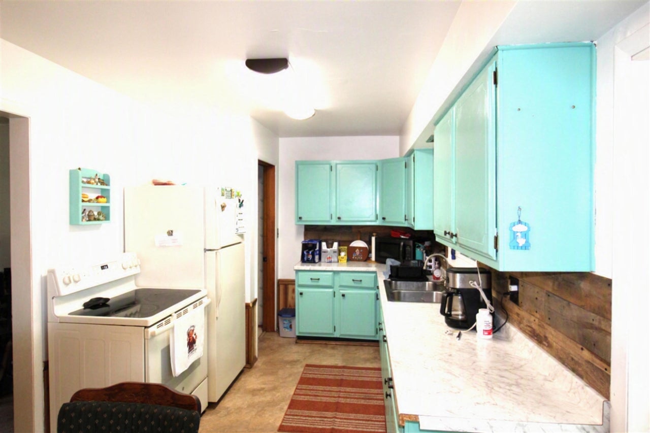 447 Riverside Drive Watervliet, MI 49098 - Photo 7 of 12 Gallery Image 7