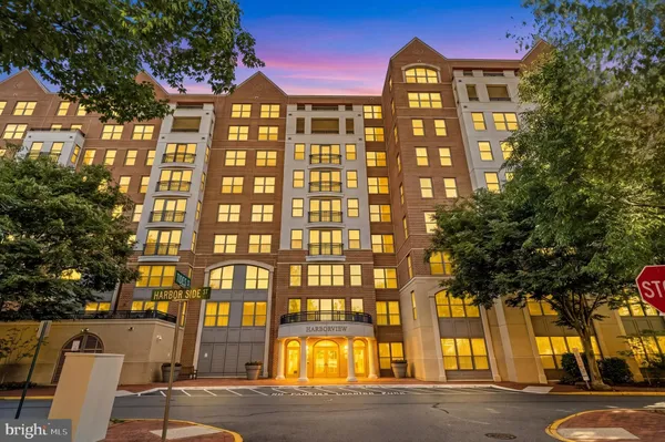 $530,000 | 485 Harbor Side Street, Unit 206, Woodbridge, VA 22191