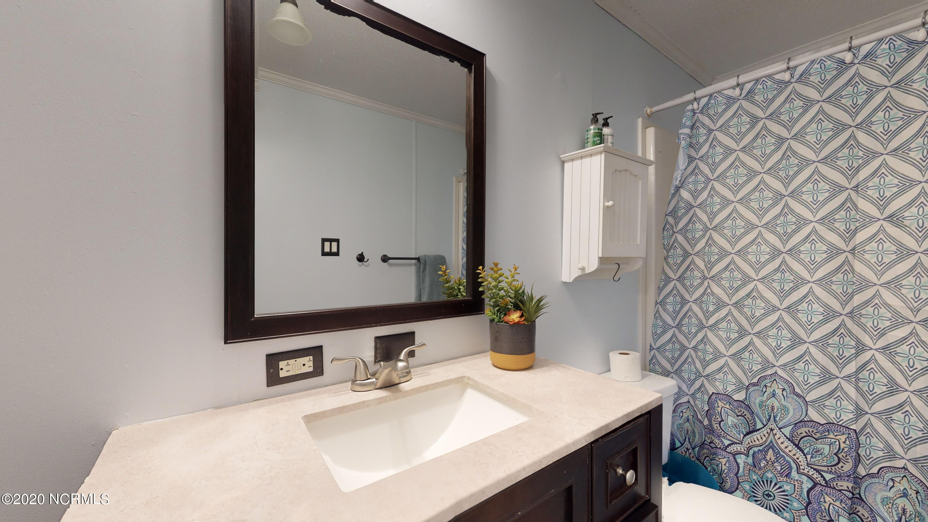 212 Newbold Road Jacksonville, NC 28540 - Photo 17 of 19 Hall Bath