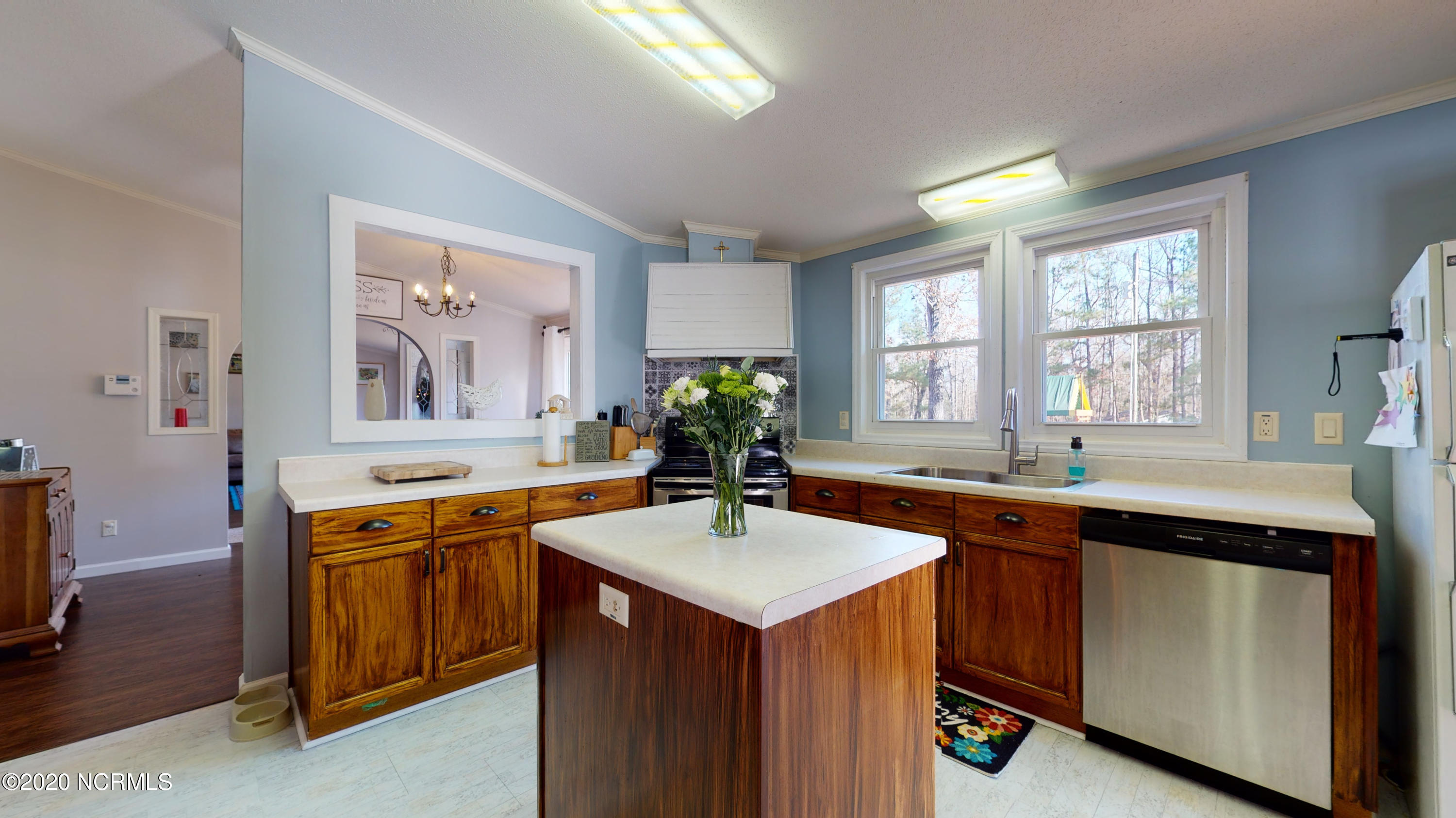 212 Newbold Road Jacksonville, NC 28540 - Photo 7 of 19 Kitchen
