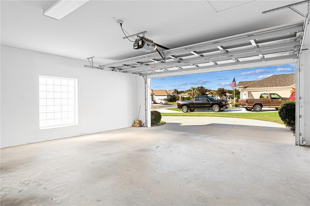 2459 Northwest 55th Avenue Road Ocala, FL 34482 - Photo 30 of 38 a view of an empty room with toys
