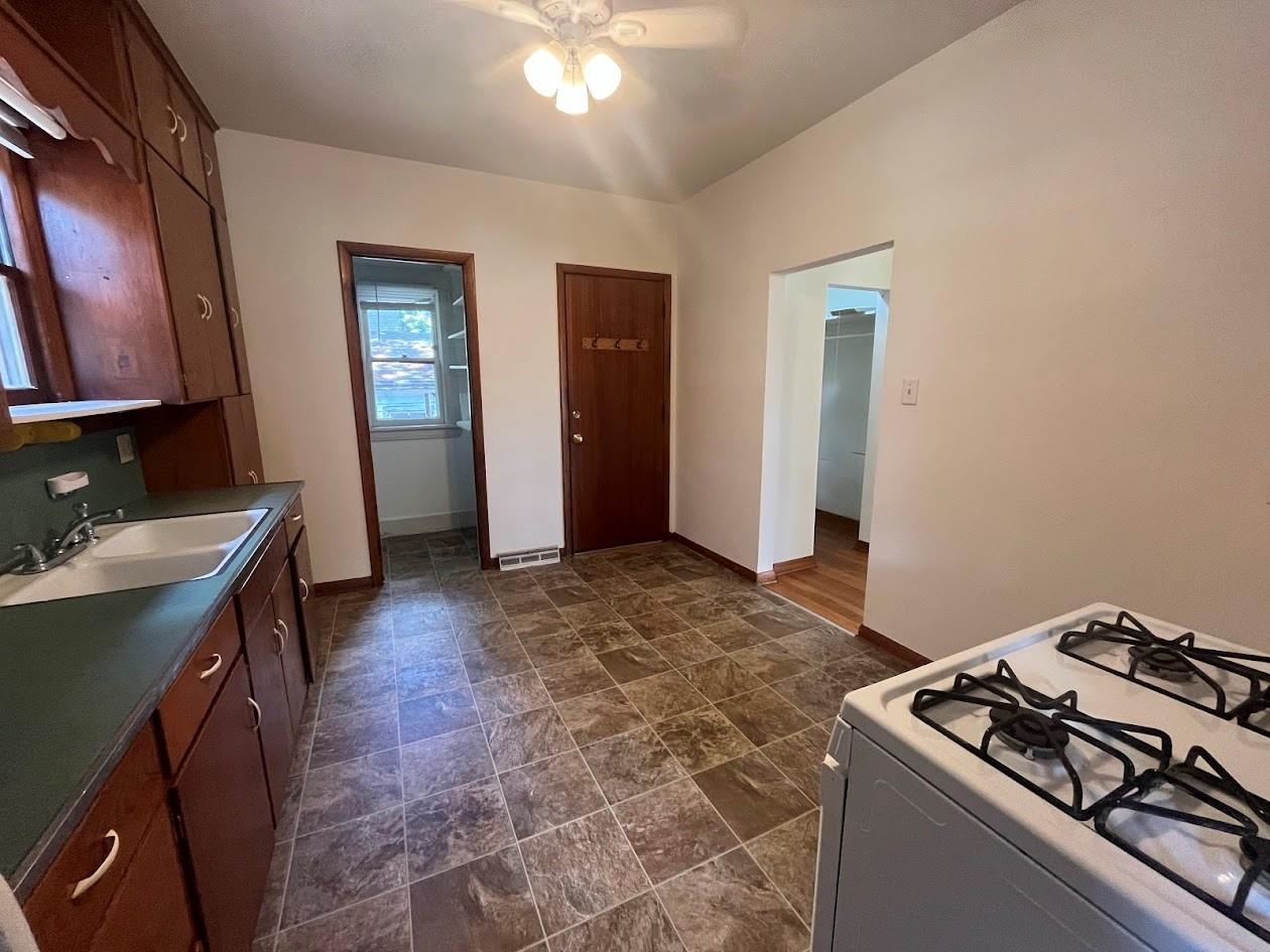 24 South 2nd Street Madison, WI 53704 - Photo 17 of 20