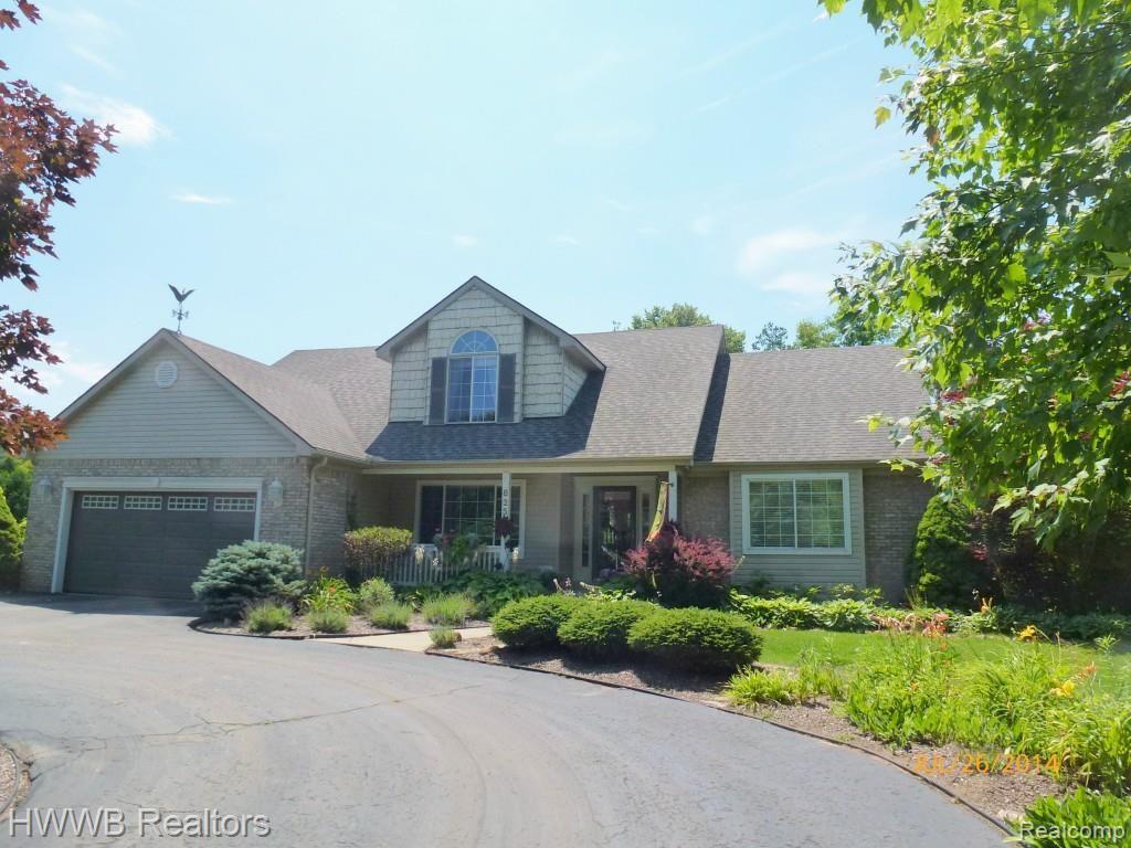 8255 Rattalee Lake Road Clarkston, MI 48348 - Photo 1 of 28 P1050298-001.jpg