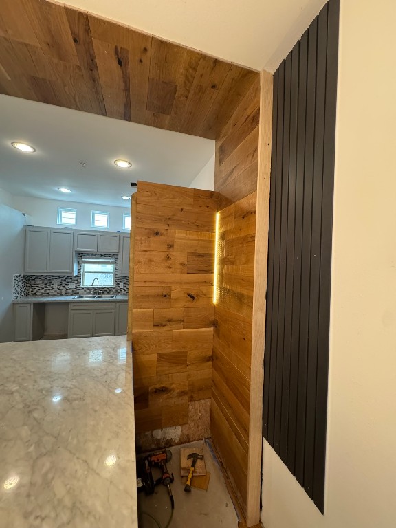 2710 Hullsmith Drive, Unit 701 Houston, TX 77063 - Photo 8 of 19 a bathroom with a shower