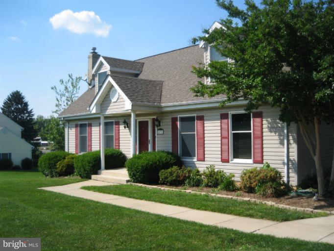 28731 Kemptown Road Mount Airy, MD 21771 - Photo 3 of 30 a front view of a house with a yard