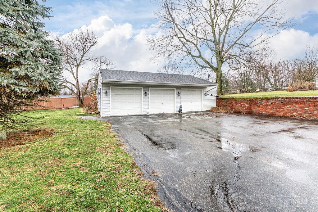 6848 Irwin Simpson Road Mason, OH 45040 - Photo 36 of 38 Gallery Image 36