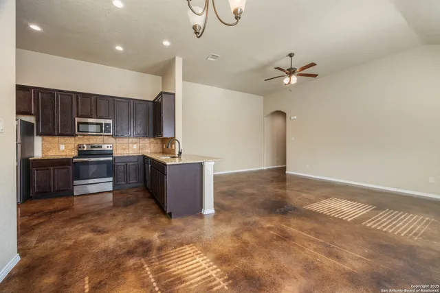 $1,500 | 212 Ragsdale Way, New Braunfels, TX 78130