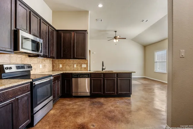 $1,500 | 212 Ragsdale Way, New Braunfels, TX 78130