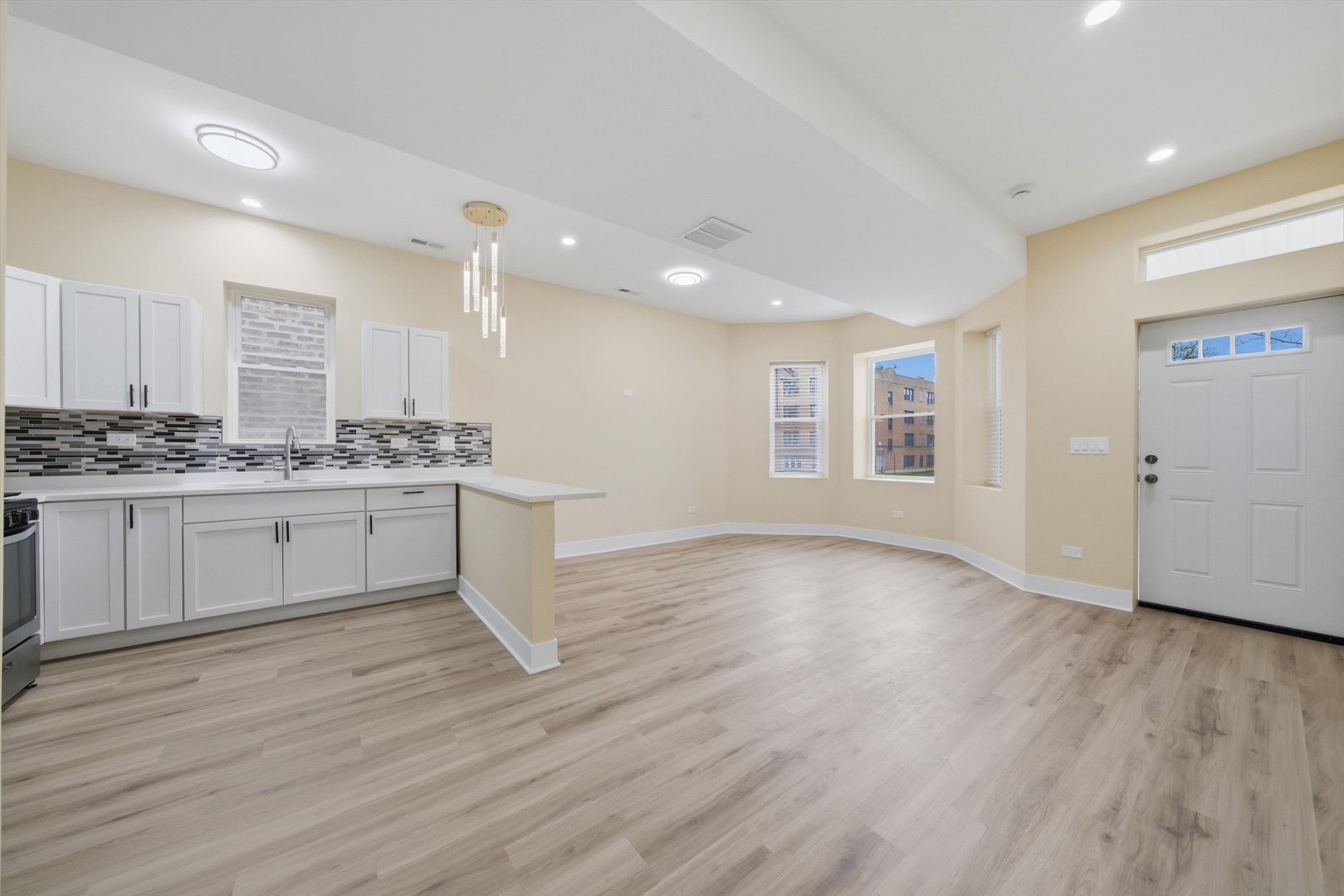 4532 West Maypole Avenue Chicago, IL 60624 - Photo 5 of 33 Gallery Image 5