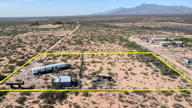 a view of a tennis court