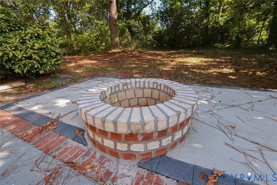 3007 Dunwick Road Richmond, VA 23230 - Photo 2 of 49 Gallery Image 2