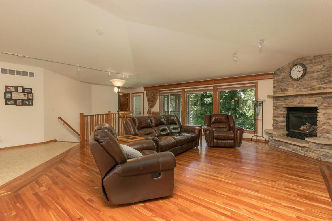 1129 Tiger Lane Southeast Rochester, MN 55904 - Photo 5 of 41 Gallery Image 5