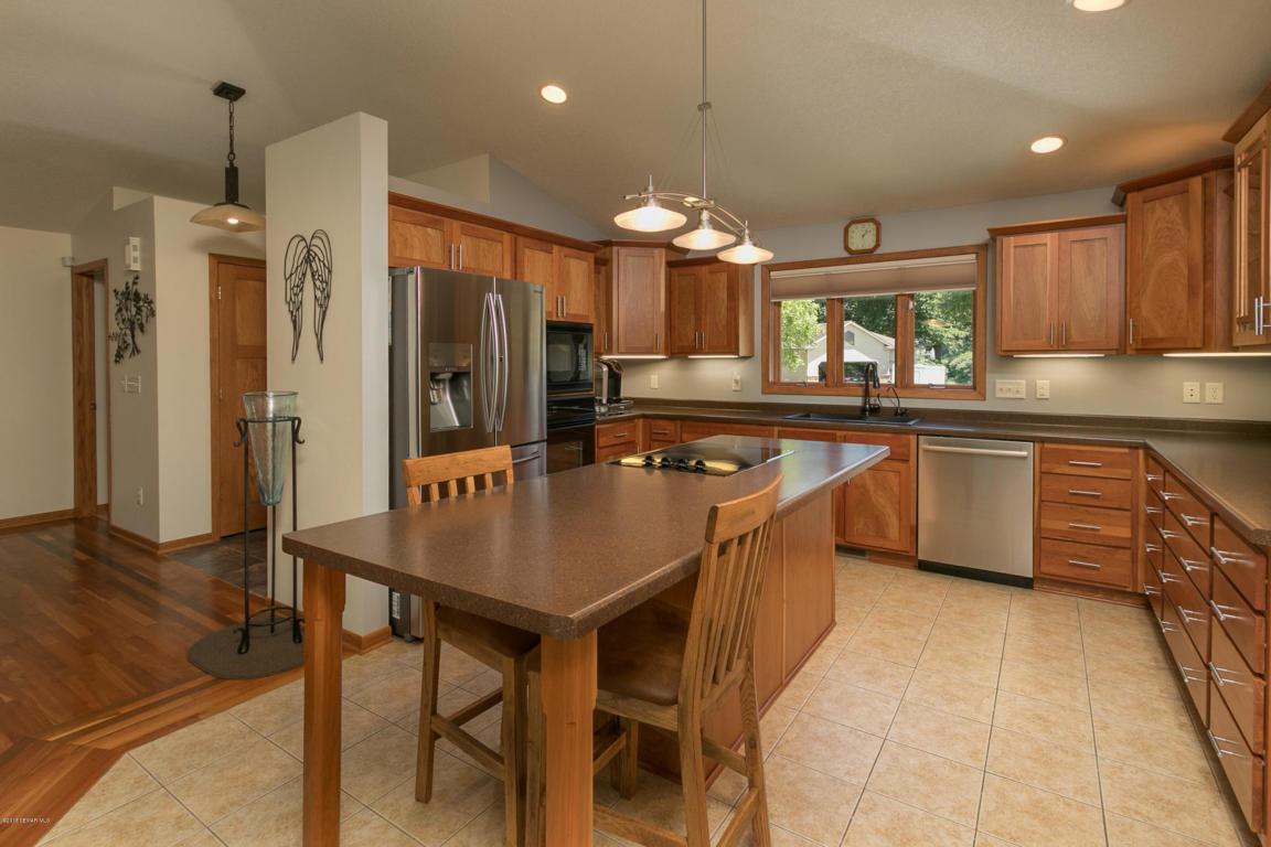 1129 Tiger Lane Southeast Rochester, MN 55904 - Photo 9 of 41 Gallery Image 9