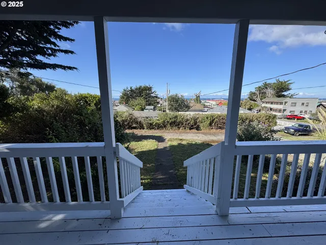 $289,000 | 94246 1st Street, Gold Beach, OR 97444